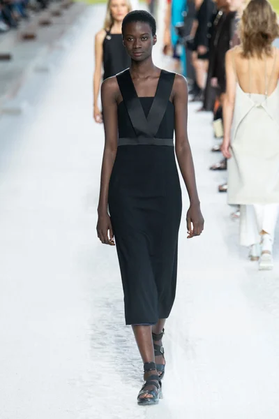 Look 44